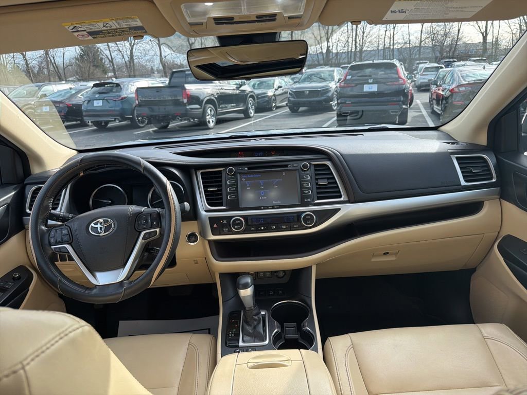 Used 2017 Toyota Highlander XLE image 12