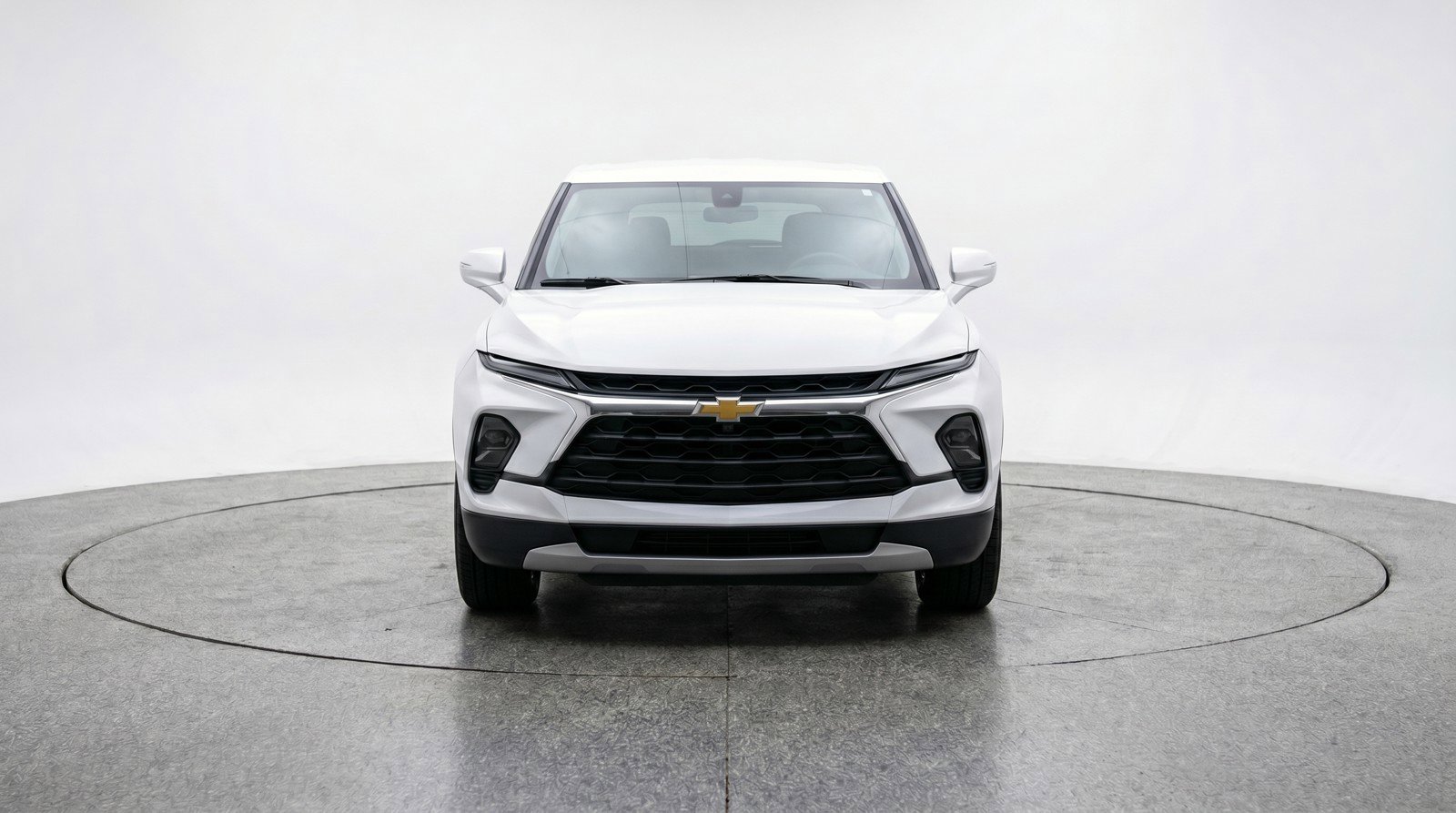 Used 2025 Chevrolet Blazer LT FWD image 2