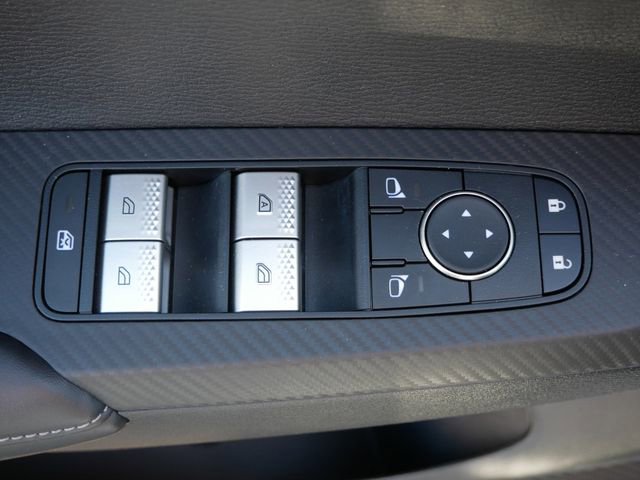 Used 2025 Mitsubishi Outlander ES image 18