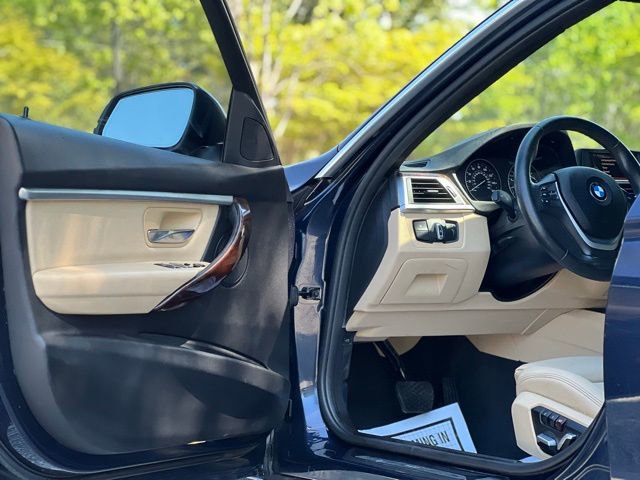 Used 2017 BMW 330i xDrive Sedan image 9