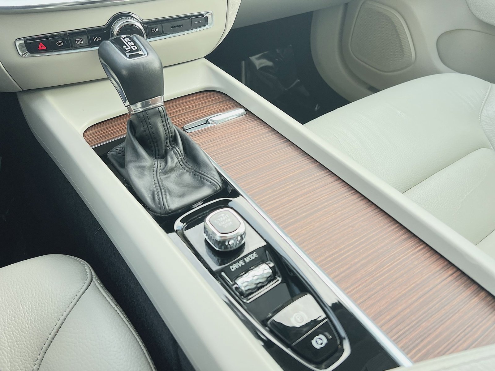 Used 2021 Volvo S60 T5 Momentum image 22