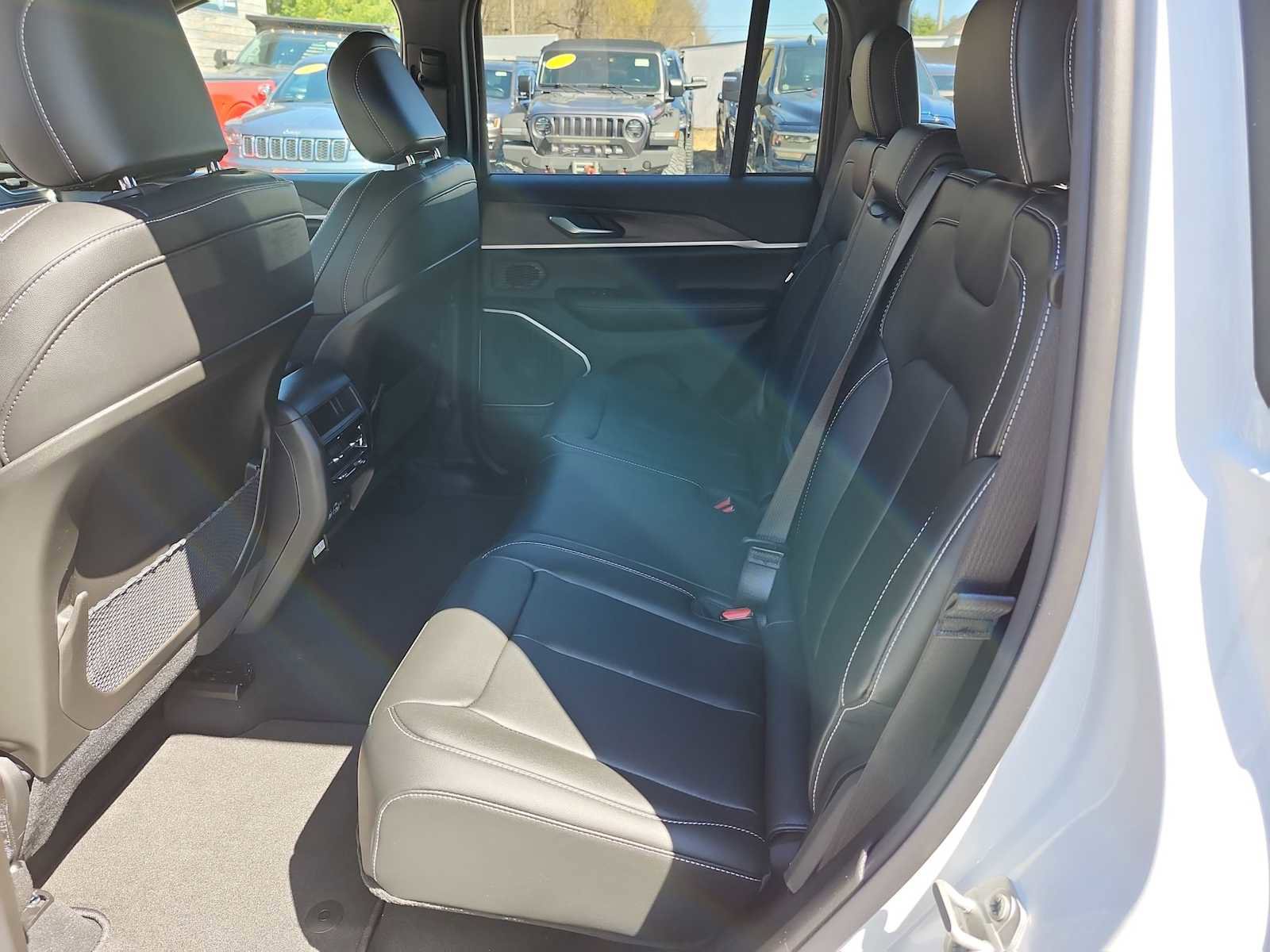 New 2024 Jeep Grand Cherokee Limited 4xe image 15