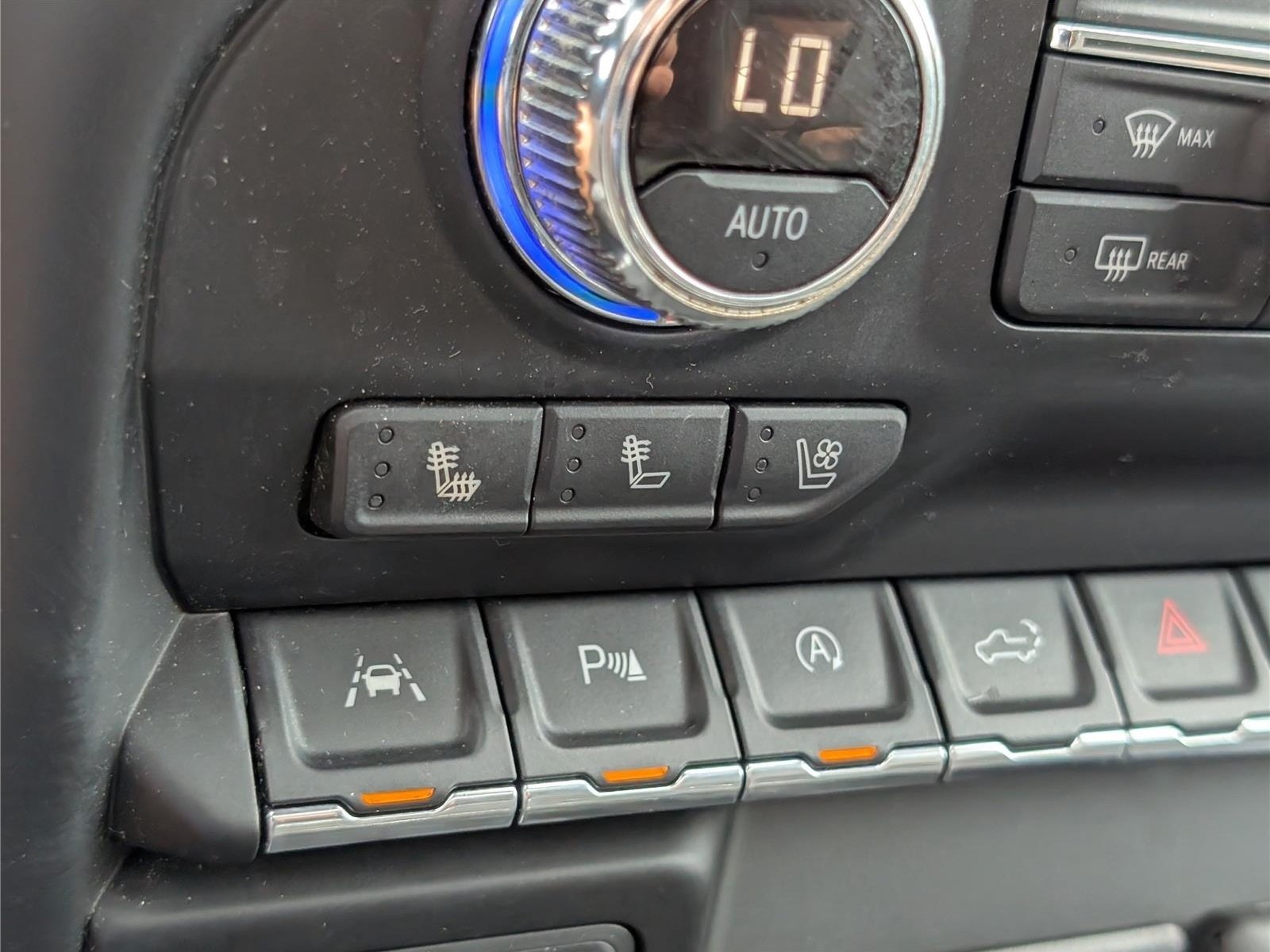 Used 2020 GMC Sierra 1500 AT4 w/ AT4 Premium Package AWD/4WD image 29