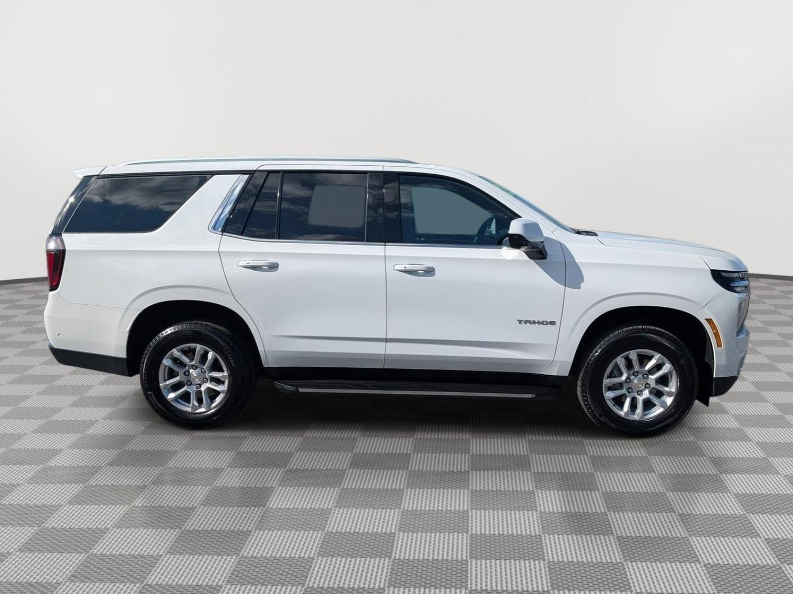 Used 2025 Chevrolet Tahoe LS AWD/4WD image 6