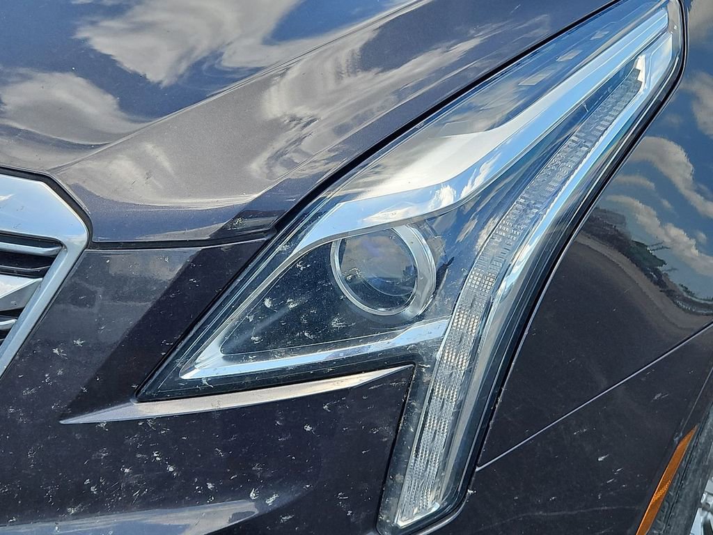 Used 2017 Cadillac XT5 Luxury w/ Driver Awareness Package FWD image 10