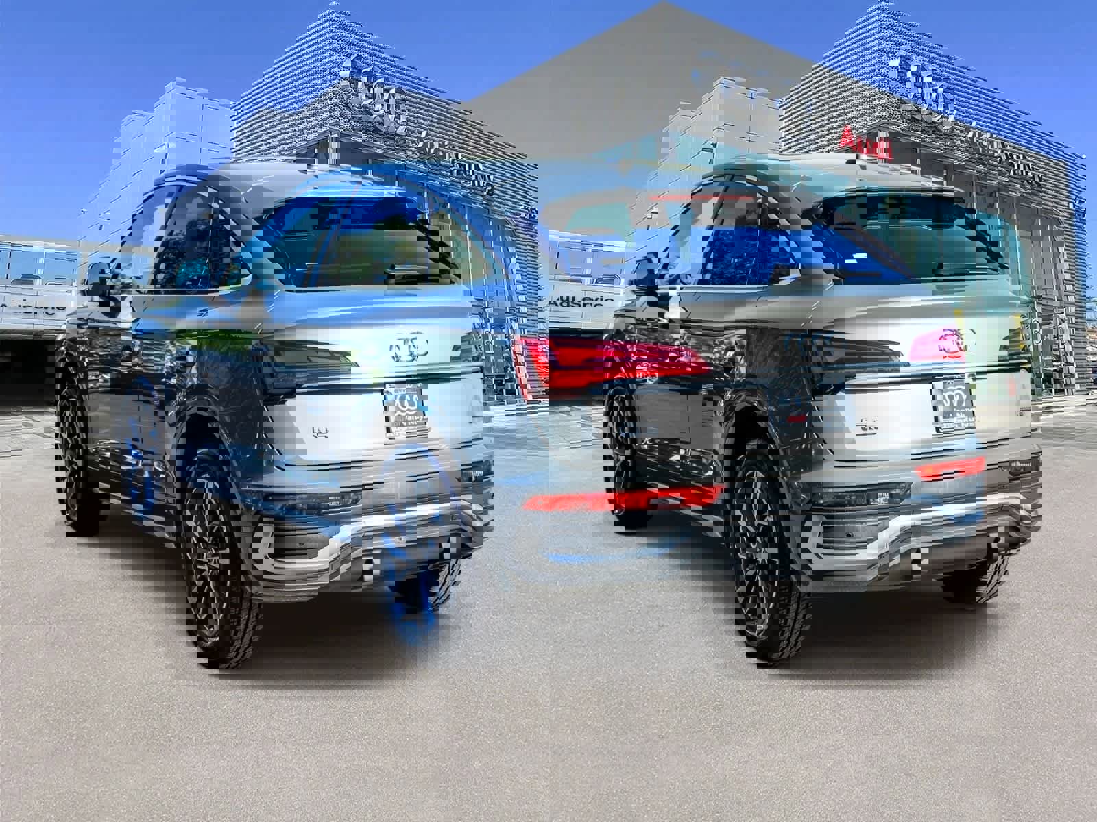 Used 2023 Audi Q5 2.0T Prestige w/ Prestige Package video 2