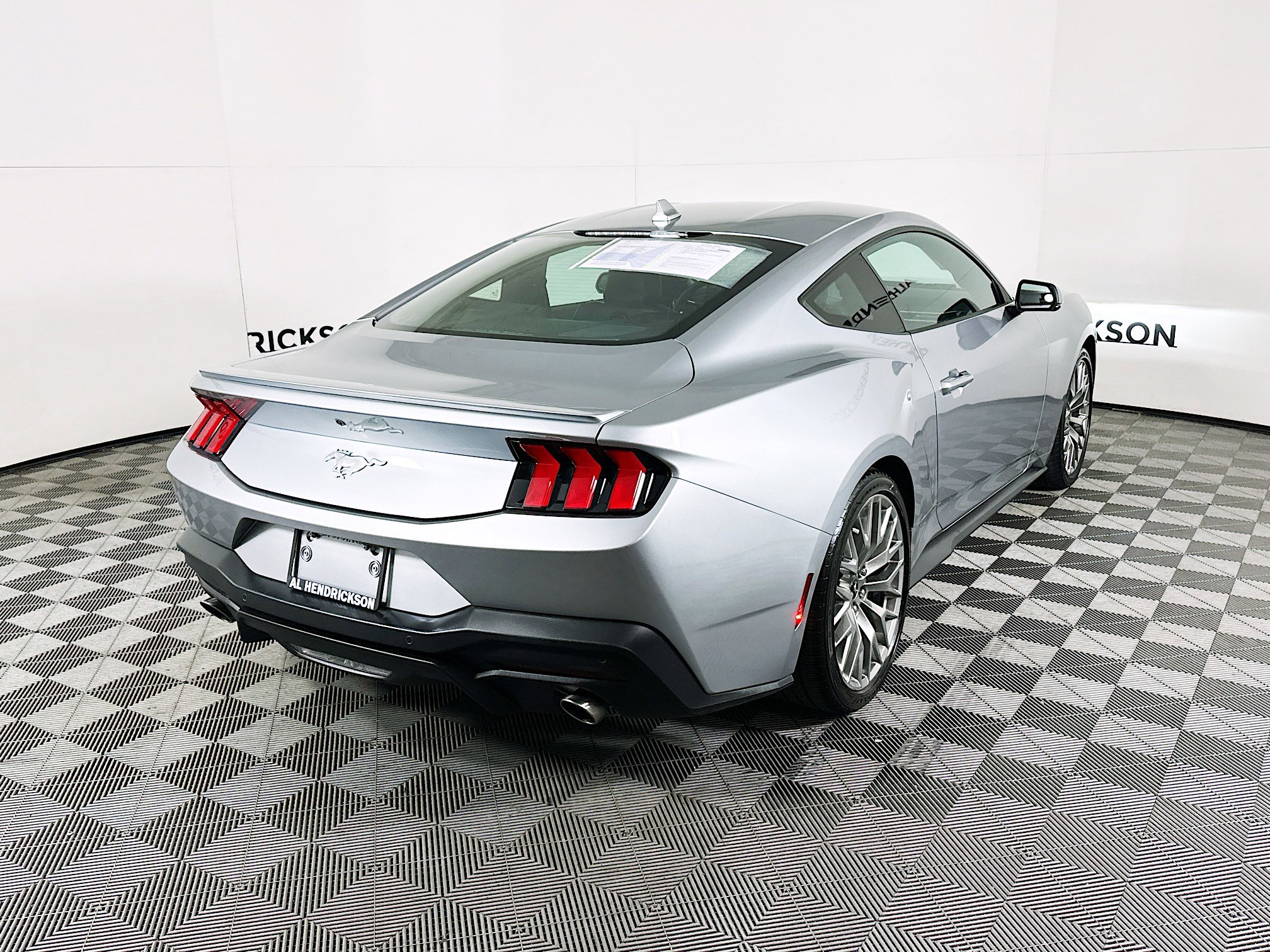 Used 2024 Ford Mustang Premium image 3