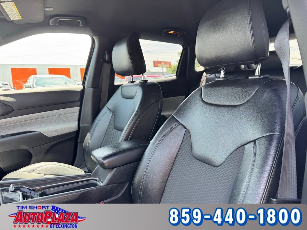 Used 2024 Jeep Compass Latitude AWD/4WD image 40
