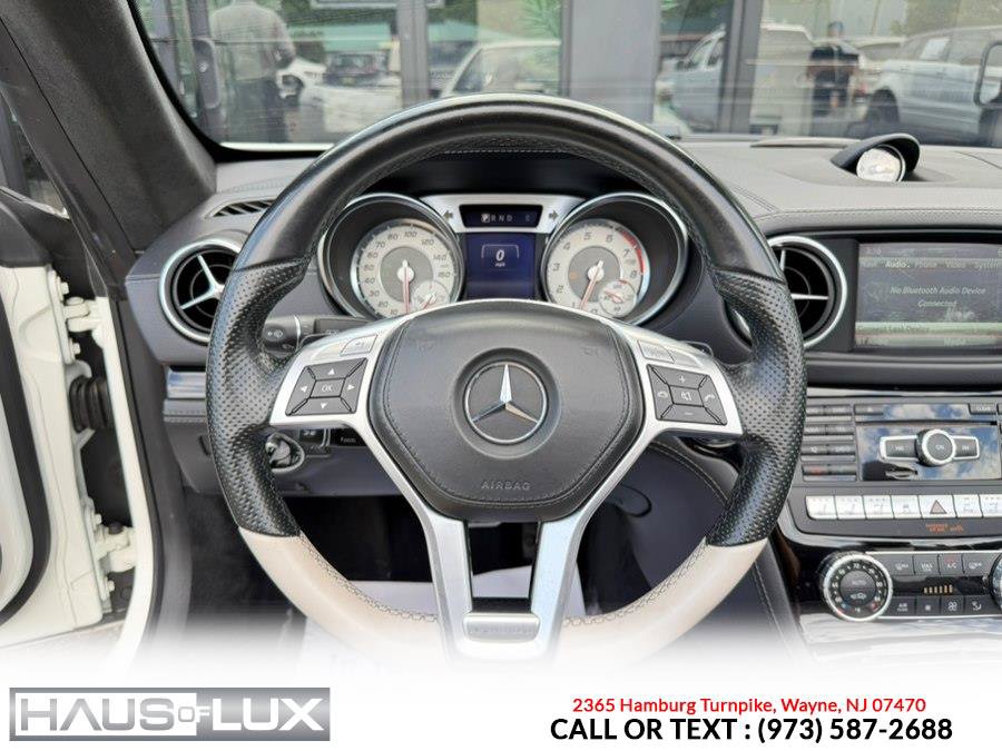 Used 2015 Mercedes-Benz SL 550 w/ White Arrow Edition image 28