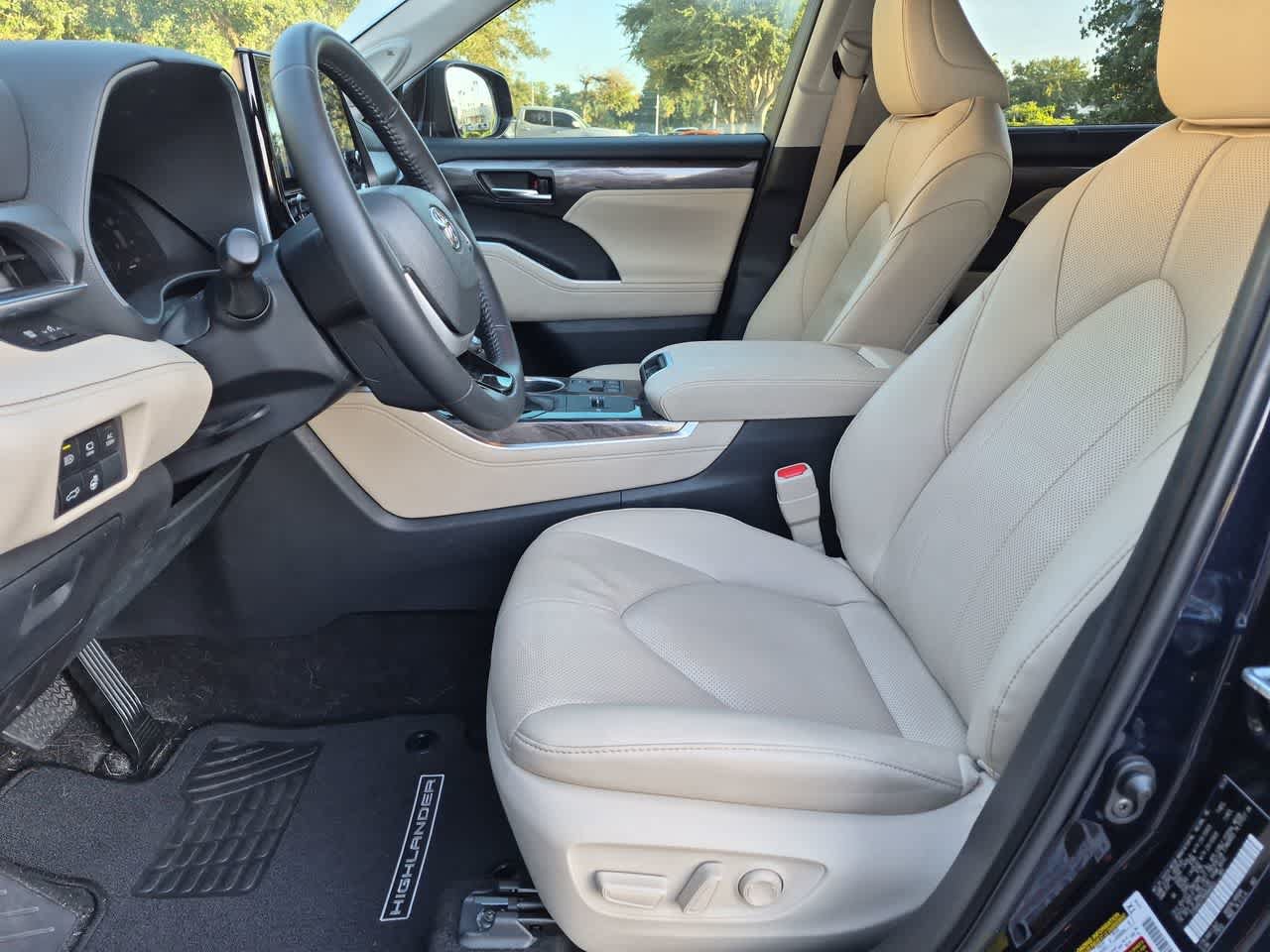 Used 2024 Toyota Highlander Limited AWD/4WD image 15
