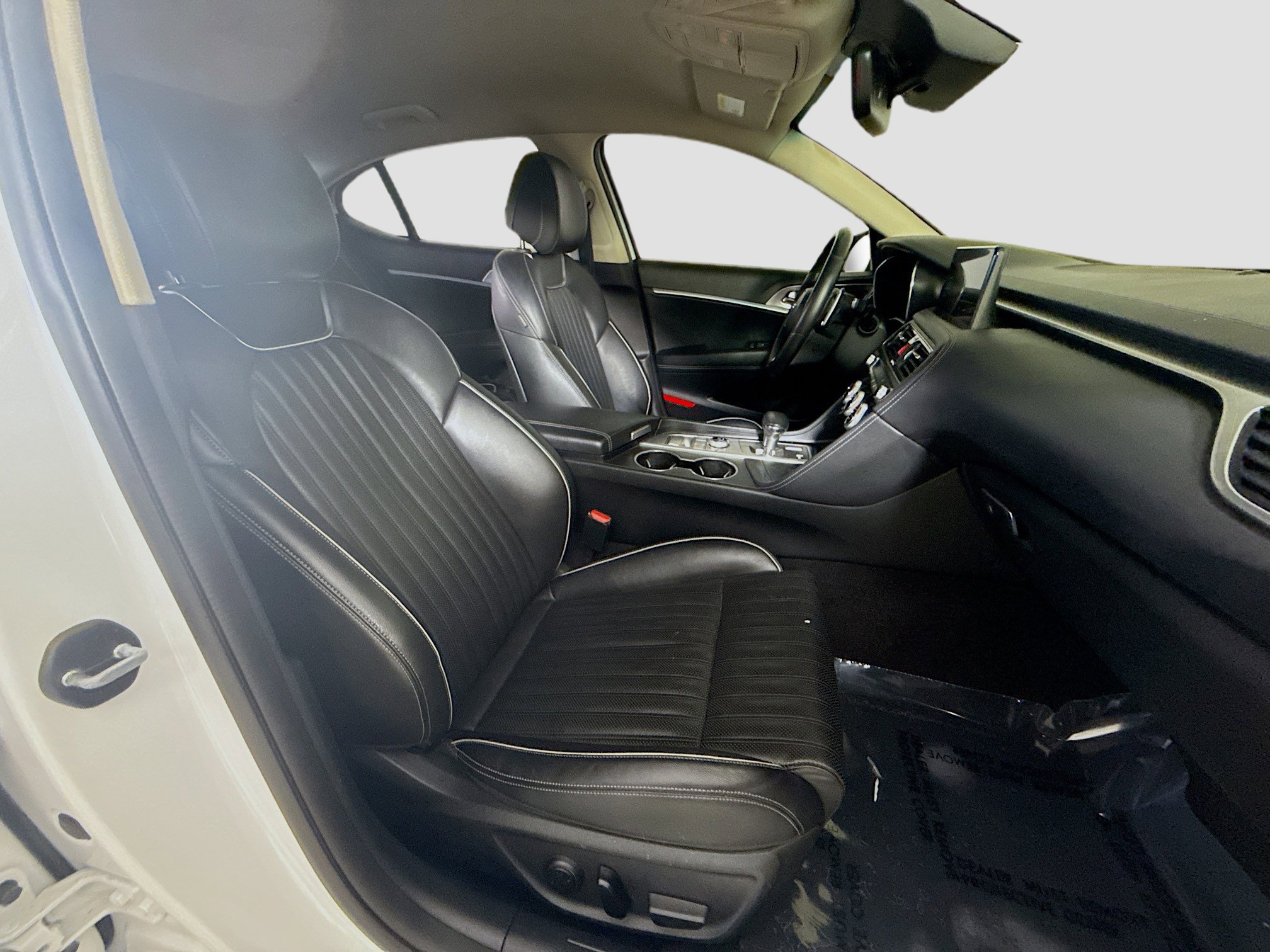 Used 2022 Genesis G70 3.3T image 29