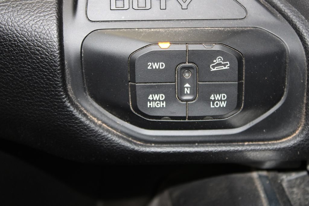 Used 2025 RAM 2500 Laramie AWD/4WD image 32