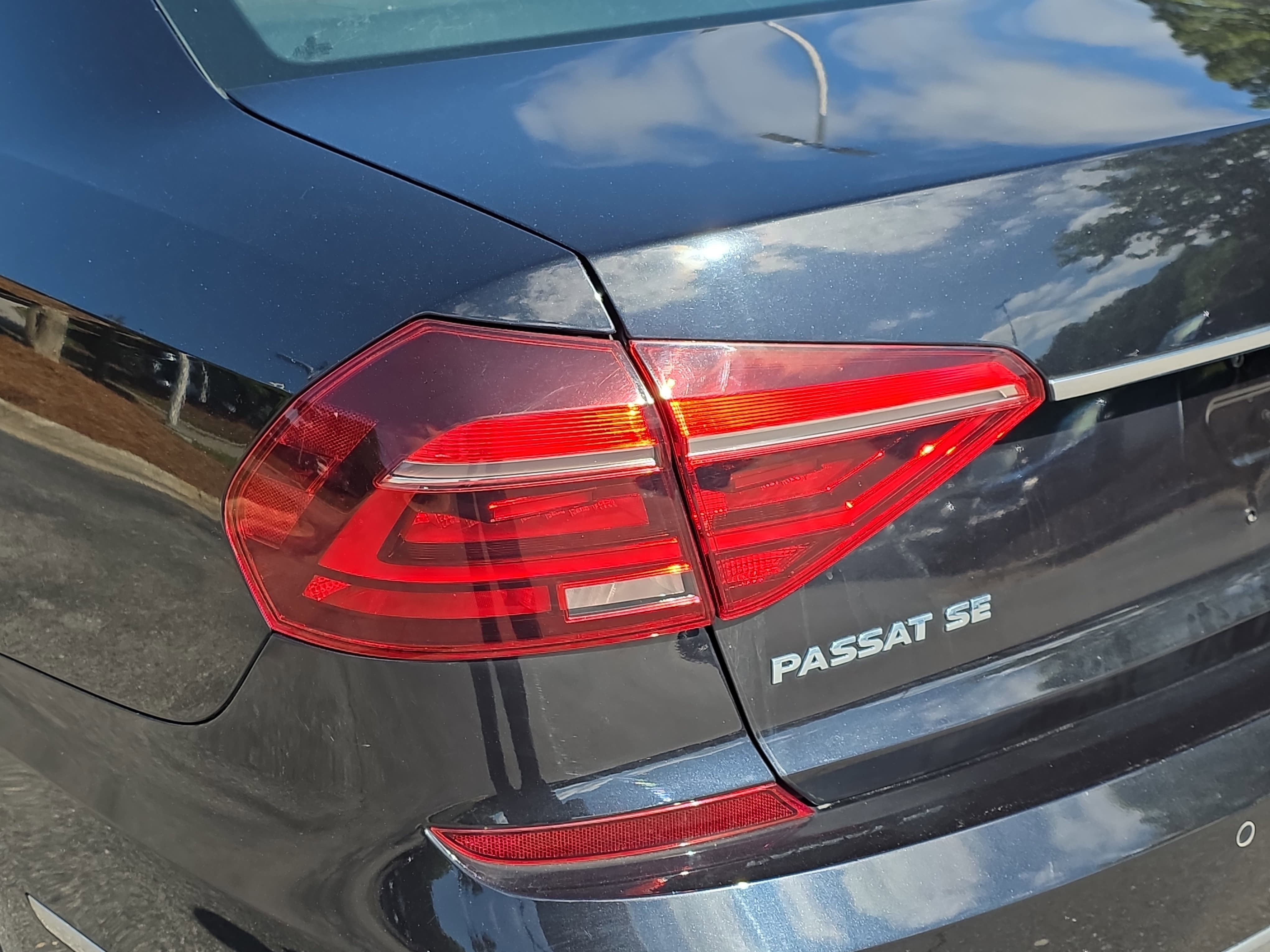 Used 2017 Volkswagen Passat 1.8T SE FWD image 30