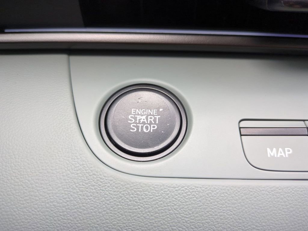 New 2026 Hyundai Elantra Limited image 36