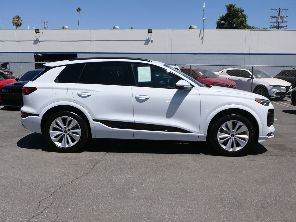 Used 2025 Audi Q6 e-tron Premium image 3