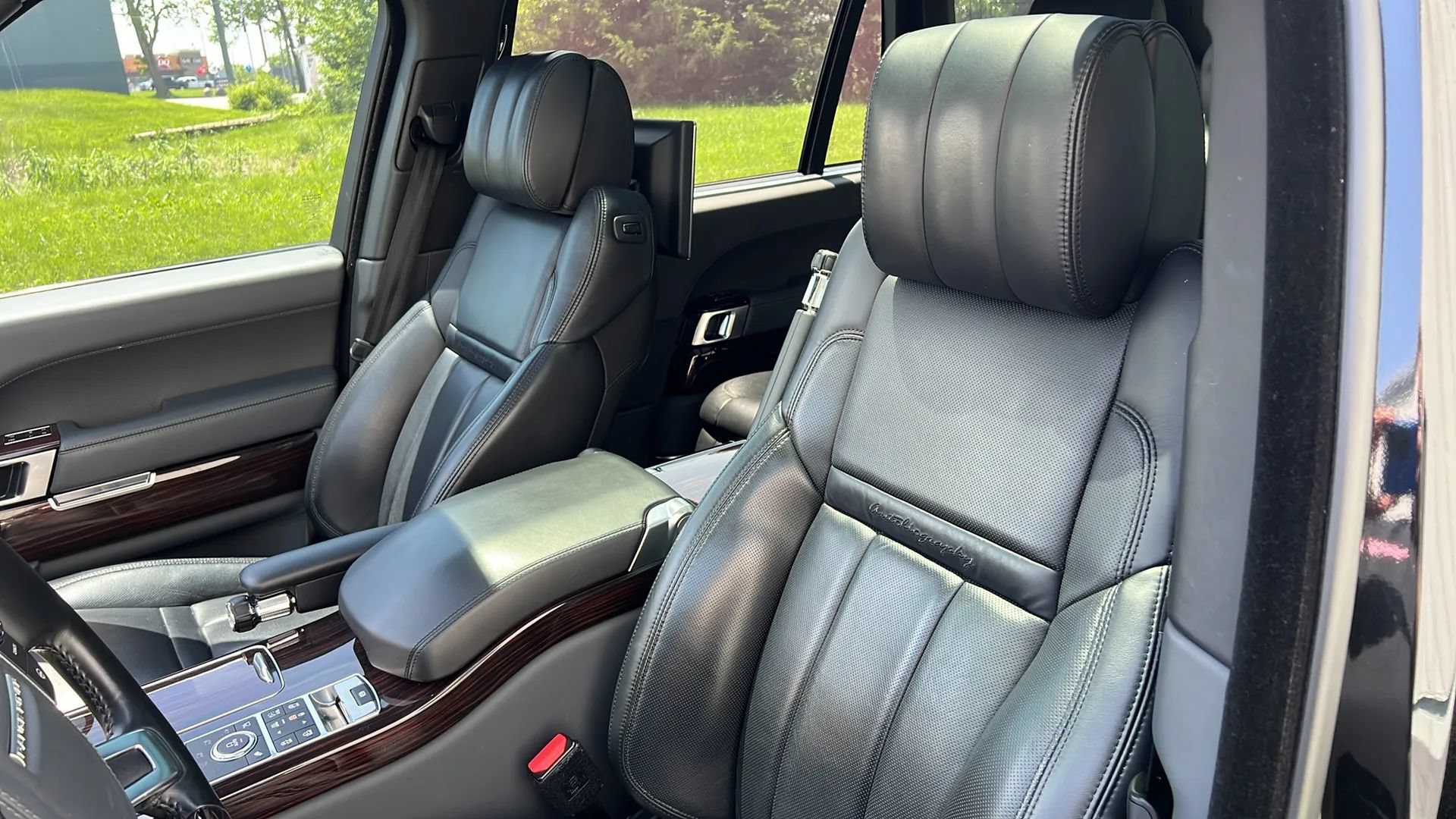 Used 2016 Land Rover Range Rover LWB SV Autobiography AWD/4WD image 35