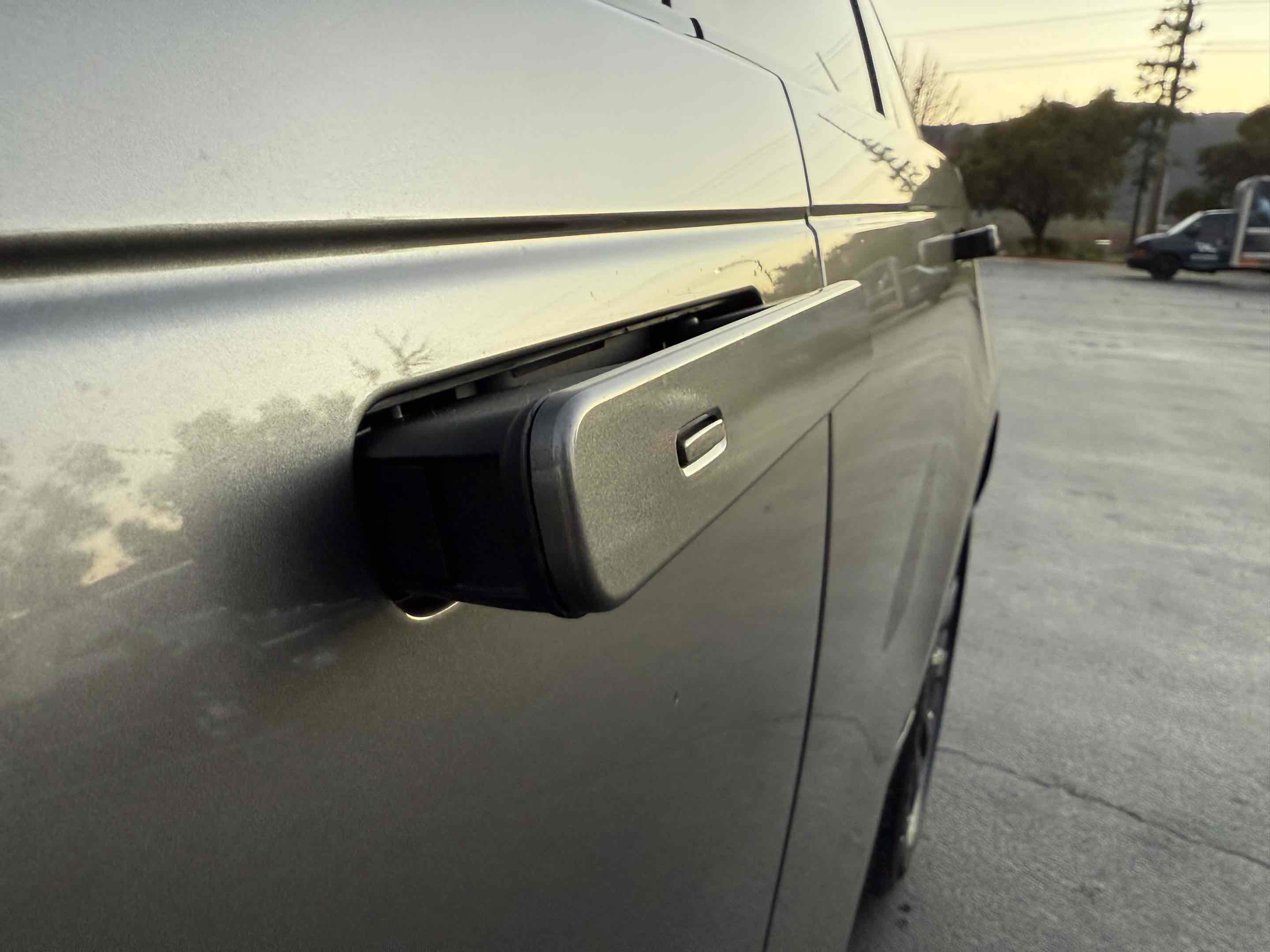 Used 2018 Land Rover Range Rover Velar R-Dynamic SE image 93