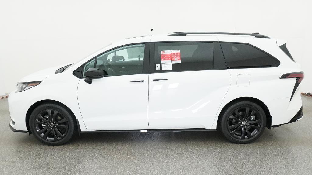 New 2026 Toyota Sienna XSE FWD image 6