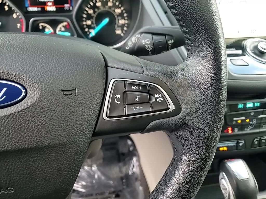 Used 2019 Ford Escape Titanium image 17