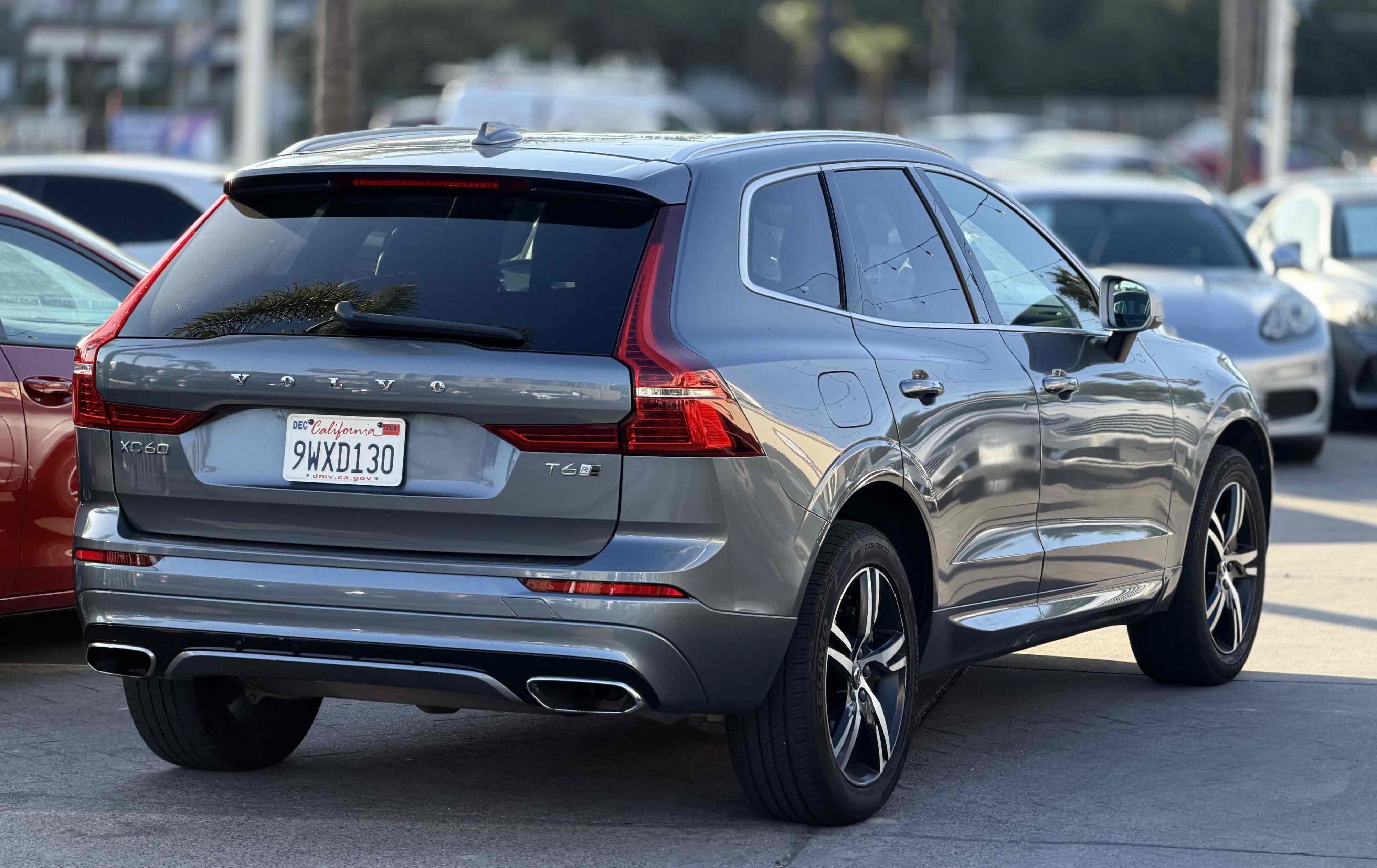 Used 2018 Volvo XC60 T6 R-Design AWD/4WD image 10