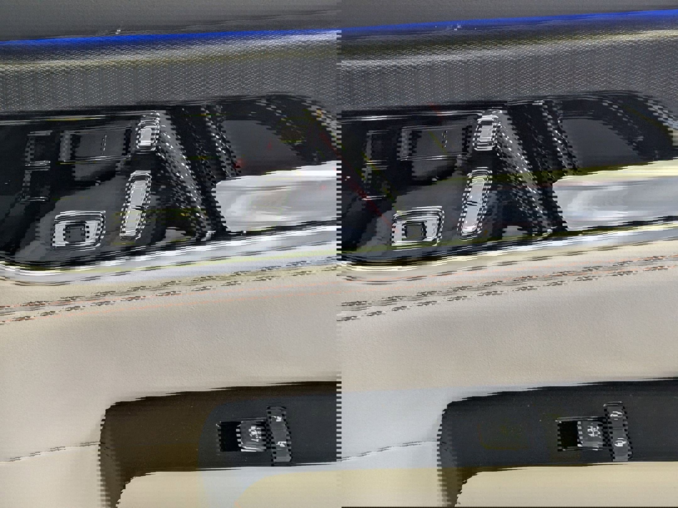 New 2026 Jeep Grand Wagoneer Summit w/ Premium Group III image 35