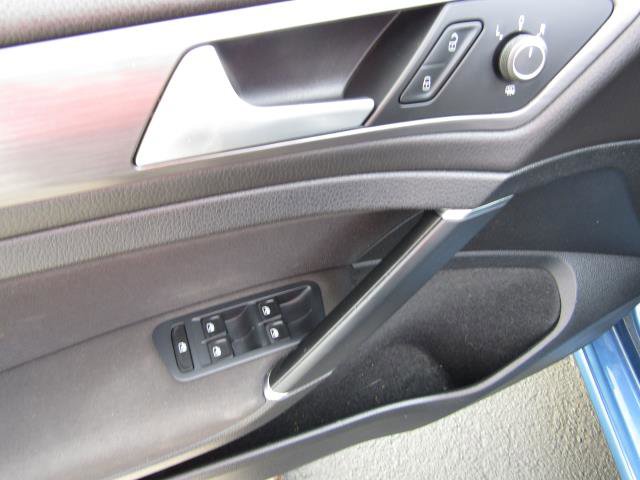 Used 2018 Volkswagen Golf S image 14
