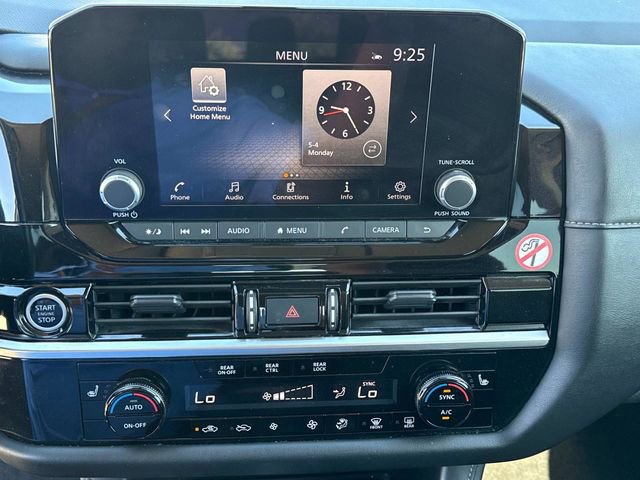 Used 2024 Nissan Pathfinder SV FWD image 31
