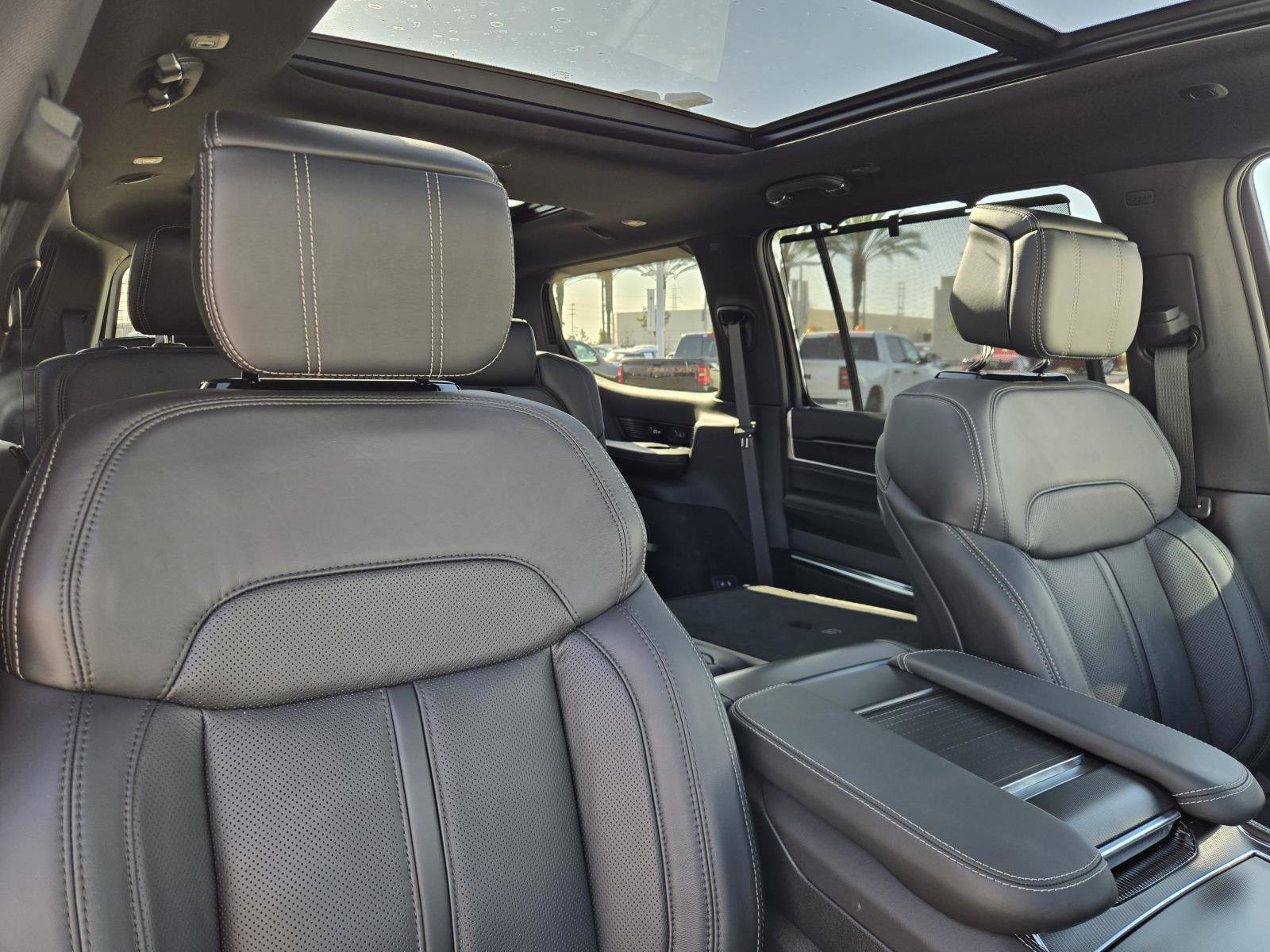 New 2026 Jeep Grand Wagoneer Summit w/ Premium Group III image 33