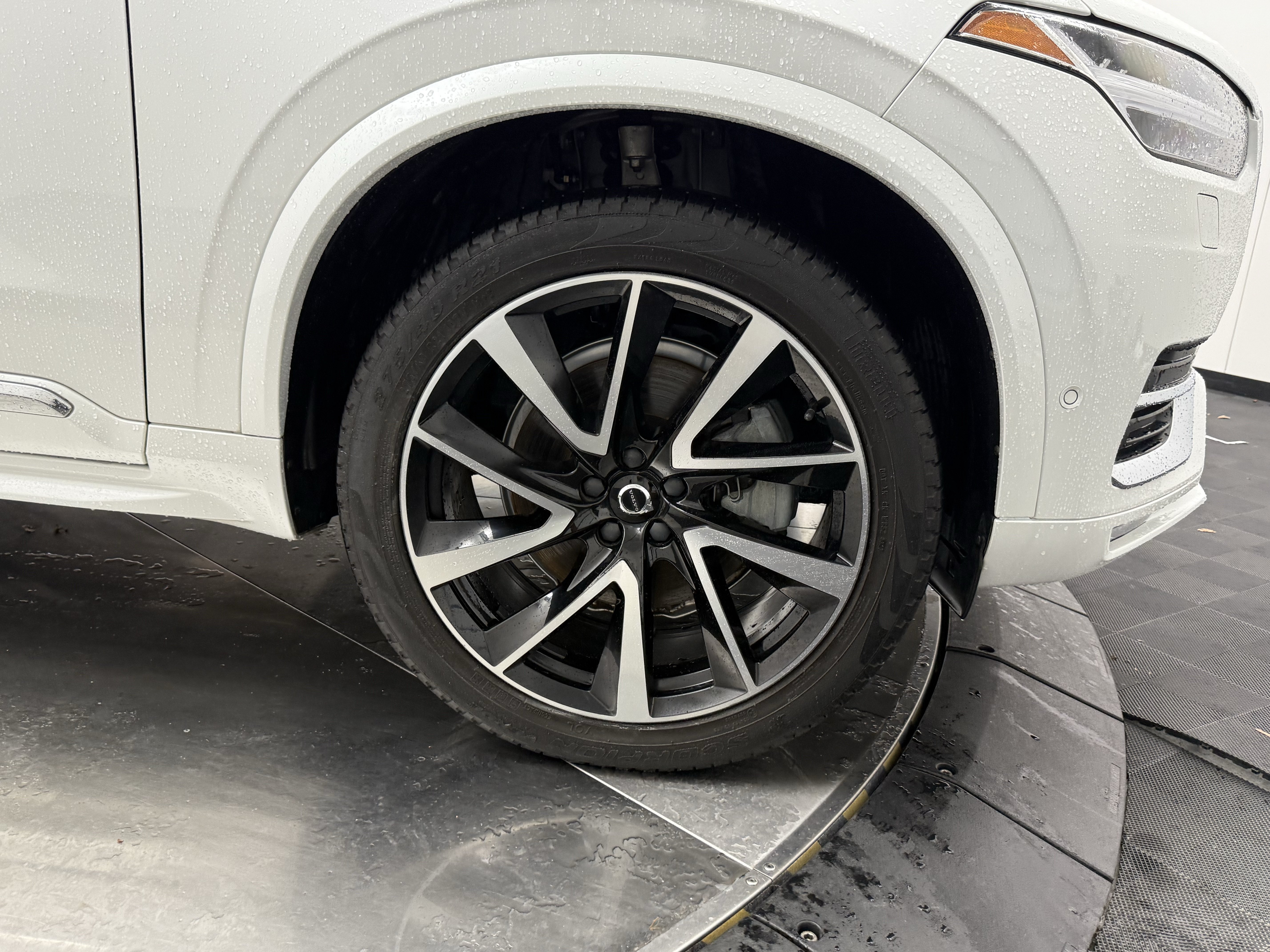 Used 2023 Volvo XC90 B5 Plus w/ Protection Package Premier AWD/4WD image 9
