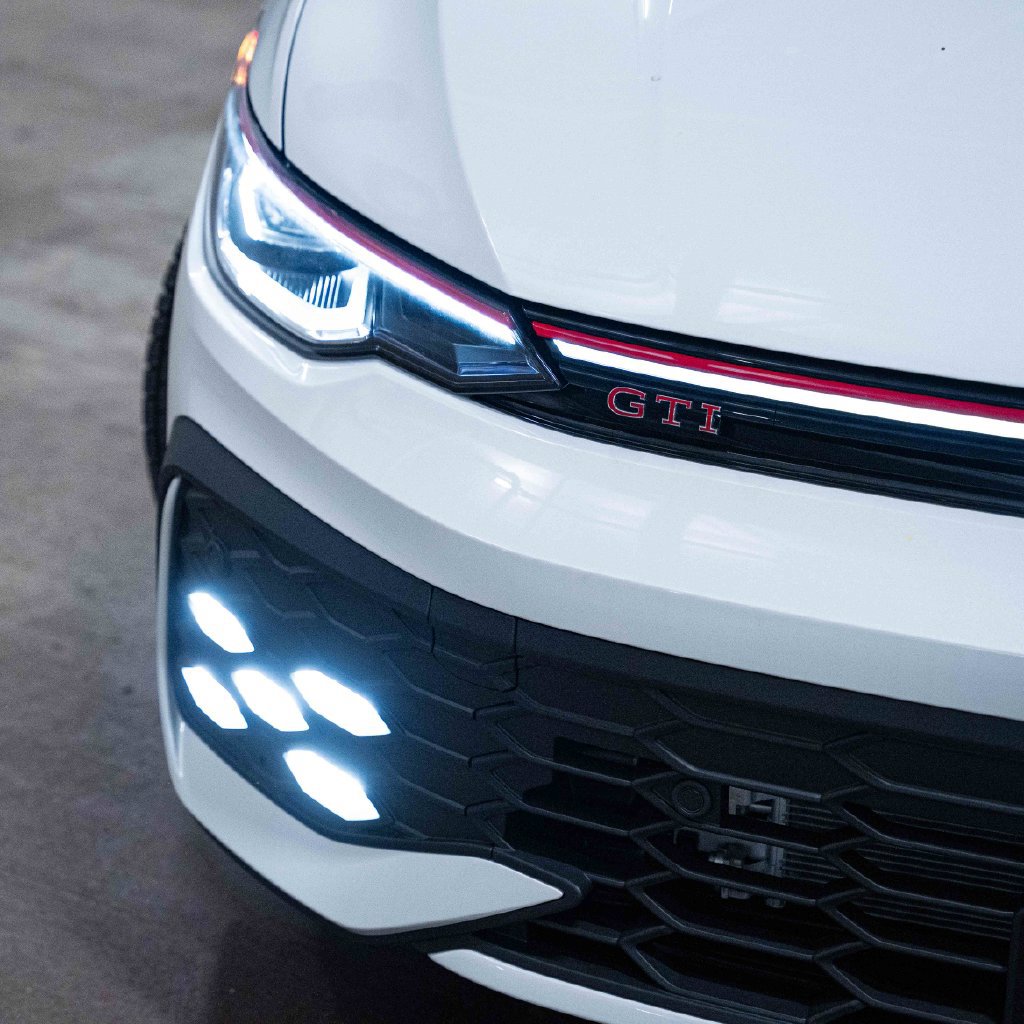 New 2026 Volkswagen GTI SE FWD image 3