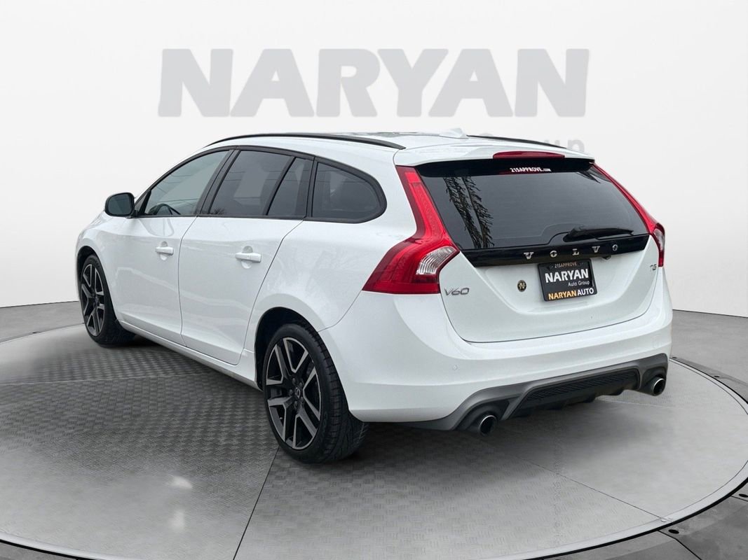 Used 2018 Volvo V60 T5 Dynamic w/ Vision Package image 5