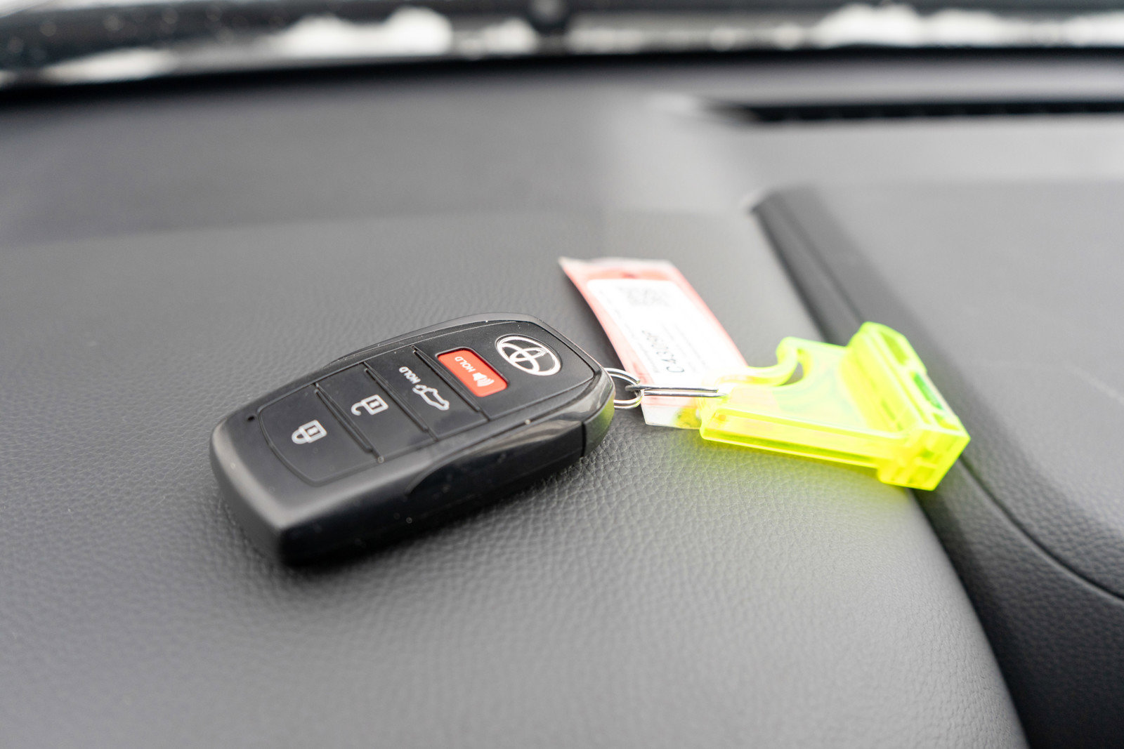 Used 2025 Toyota Highlander XLE image 31