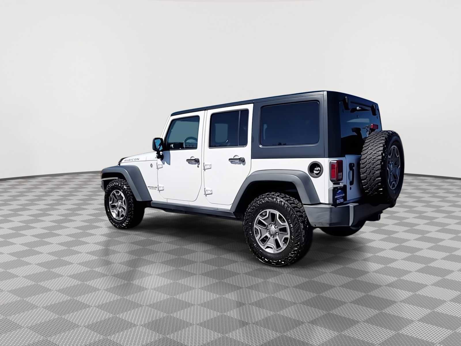 Used 2015 Jeep Wrangler Unlimited Rubicon w/ Connectivity Group AWD/4WD image 6