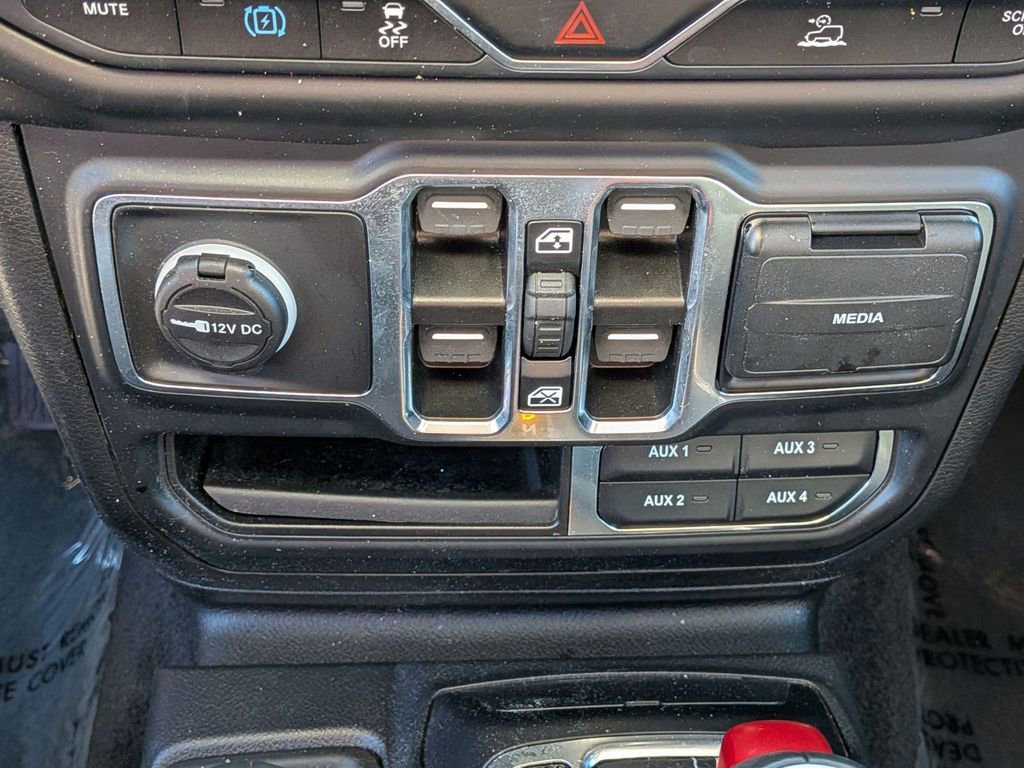 Used 2023 Jeep Wrangler Unlimited Sahara image 25