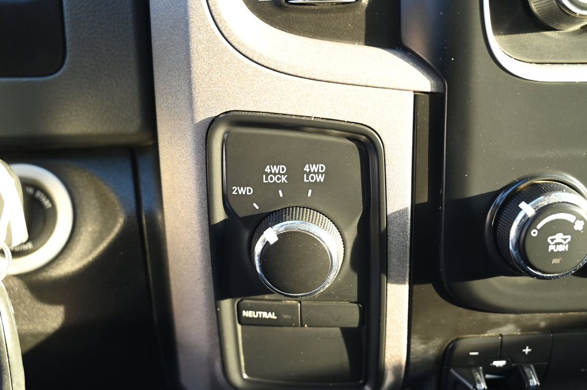 Used 2018 RAM 2500 Tradesman w/ Chrome Appearance Group image 27