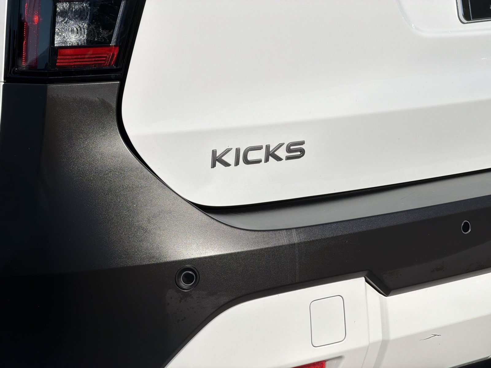 Used 2025 Nissan Kicks SV AWD/4WD image 33