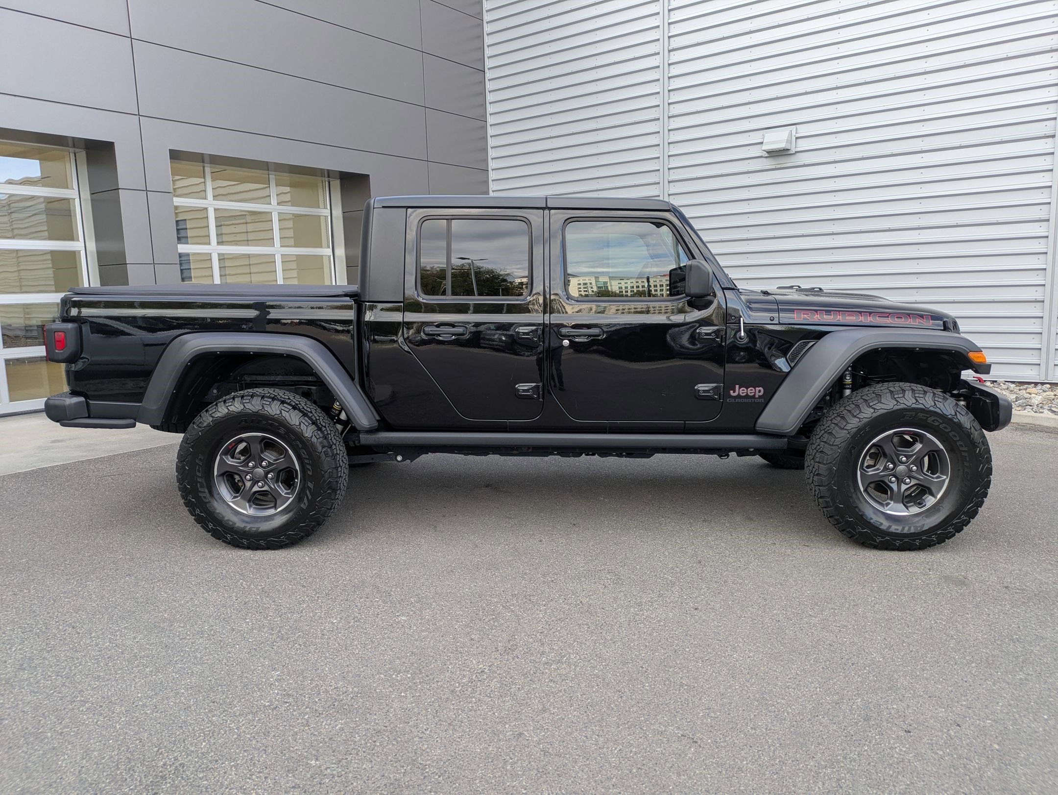 Used 2022 Jeep Gladiator Rubicon w/ Cold Weather Group image 4