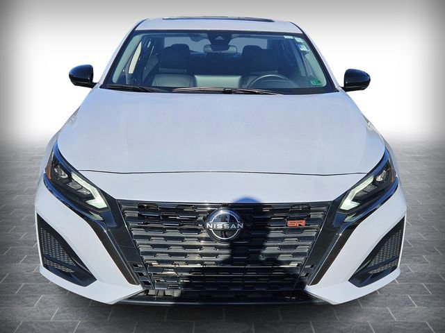 Used 2024 Nissan Altima 2.0 SR FWD image 2