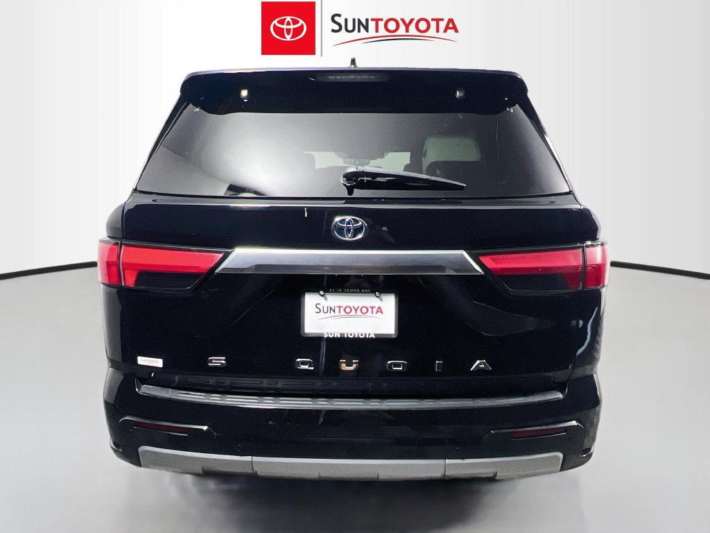 Used 2023 Toyota Sequoia Capstone RWD image 5