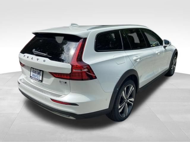 New 2026 Volvo V60 B5 Cross Country Plus w/ Protection Package Premier AWD/4WD image 7