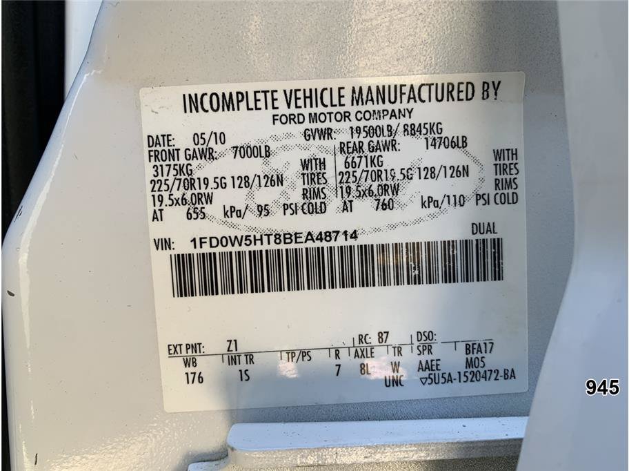 Used 2011 Ford F550 4x4 Crew Cab Super Duty w/ Payload Upgrade Pkg image 17