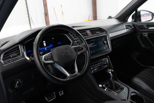Used 2023 Volkswagen Tiguan SE R-Line FWD image 3