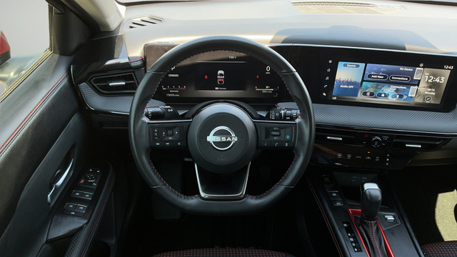 Used 2025 Nissan Kicks SR FWD image 10