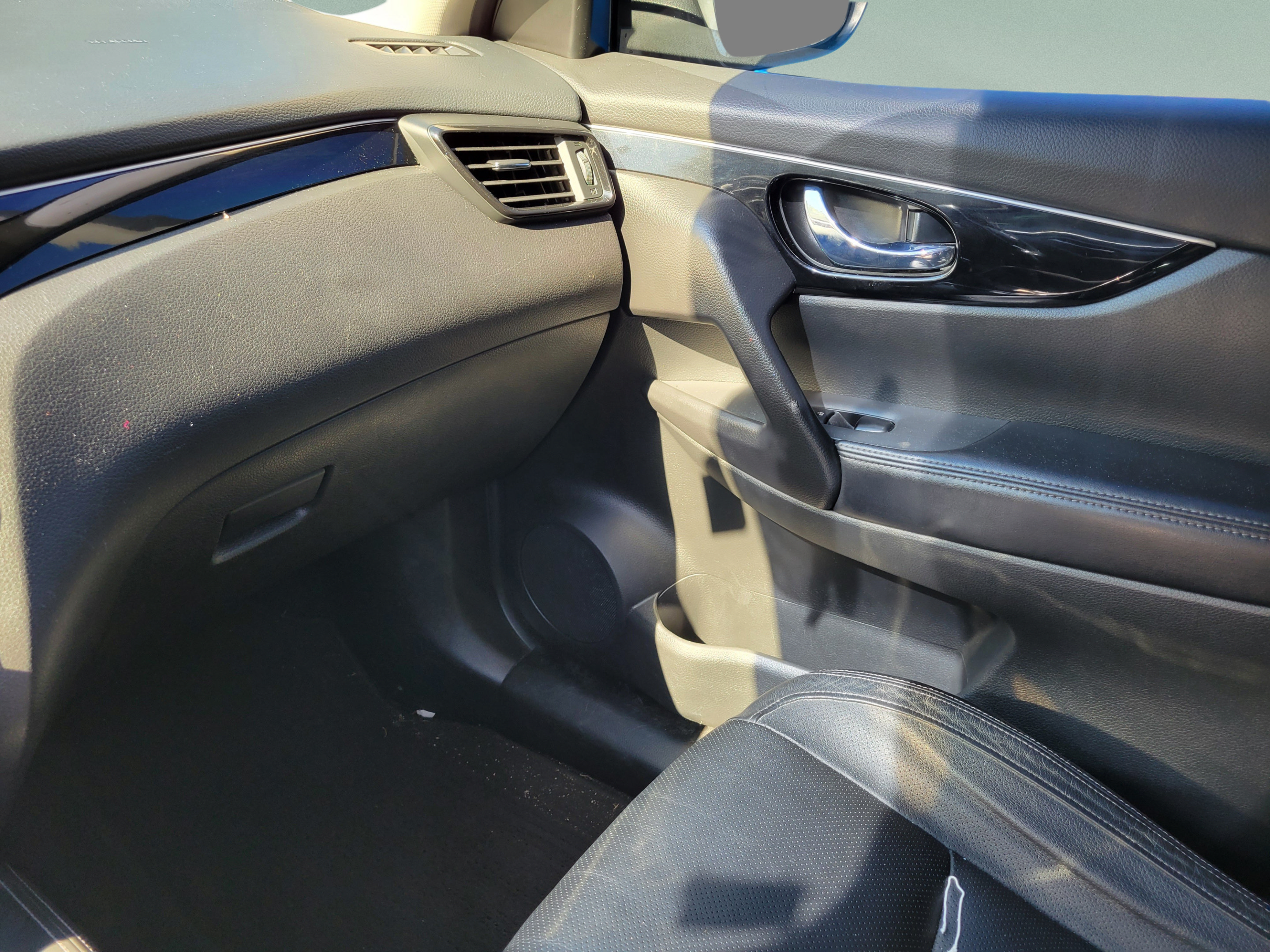 Used 2018 Nissan Rogue Sport SL FWD image 19