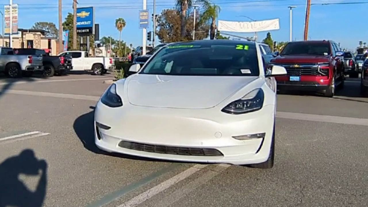 Used 2021 Tesla Model 3 Long Range image 3