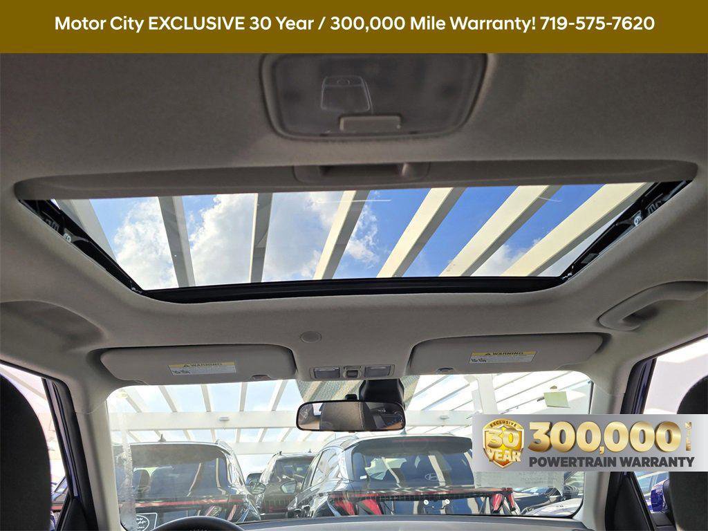 New 2025 Hyundai Venue SE image 14