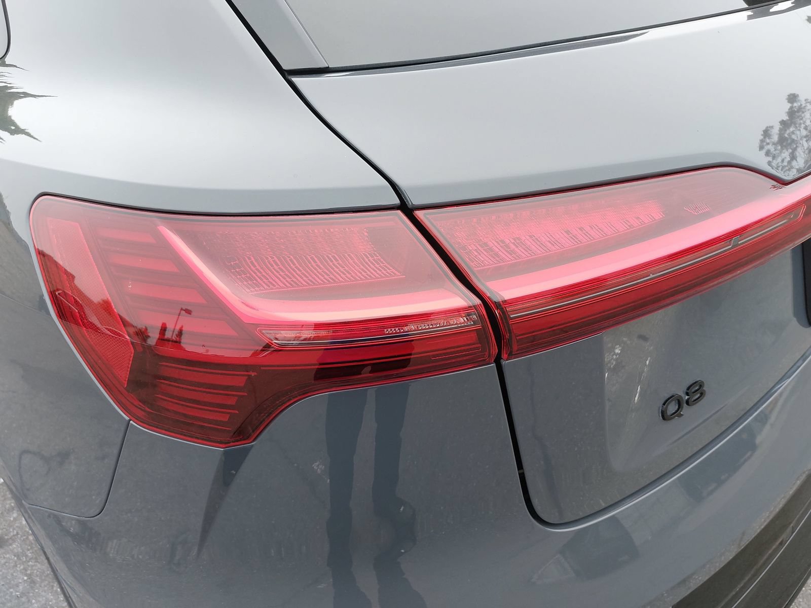 Used 2024 Audi Q8 e-tron Premium Plus AWD/4WD image 38