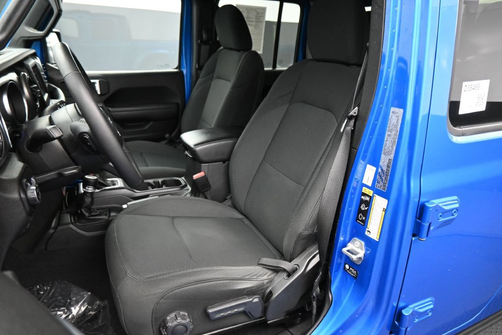 Used 2023 Jeep Gladiator Sport AWD/4WD image 16