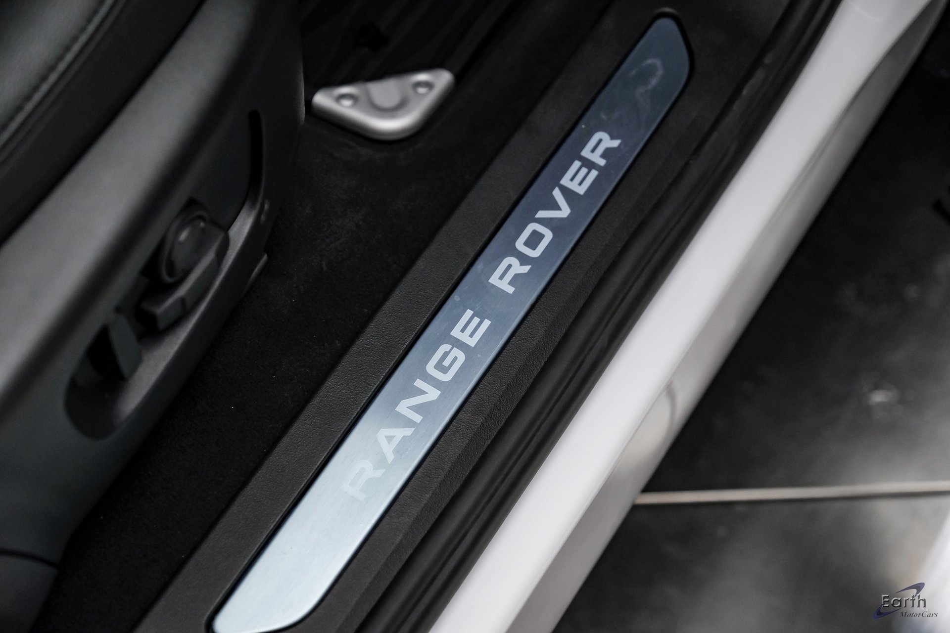 Used 2024 Land Rover Range Rover Evoque Dynamic SE image 46