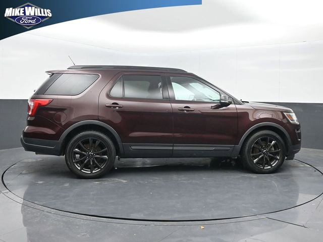 Used 2019 Ford Explorer XLT w/ Equipment Group 202A FWD image 8
